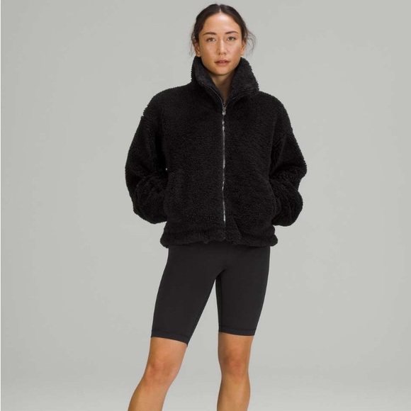 Lululemon Cinchable Fleece Black size 4 $168 MSRP - Picture 3 of 11